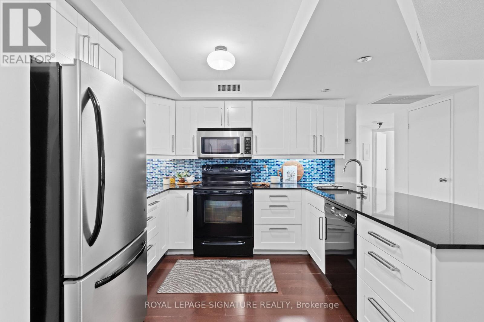 1815 - 1001 Bay Street, Toronto, Ontario  M5S 3A6 - Photo 3 - C12512676