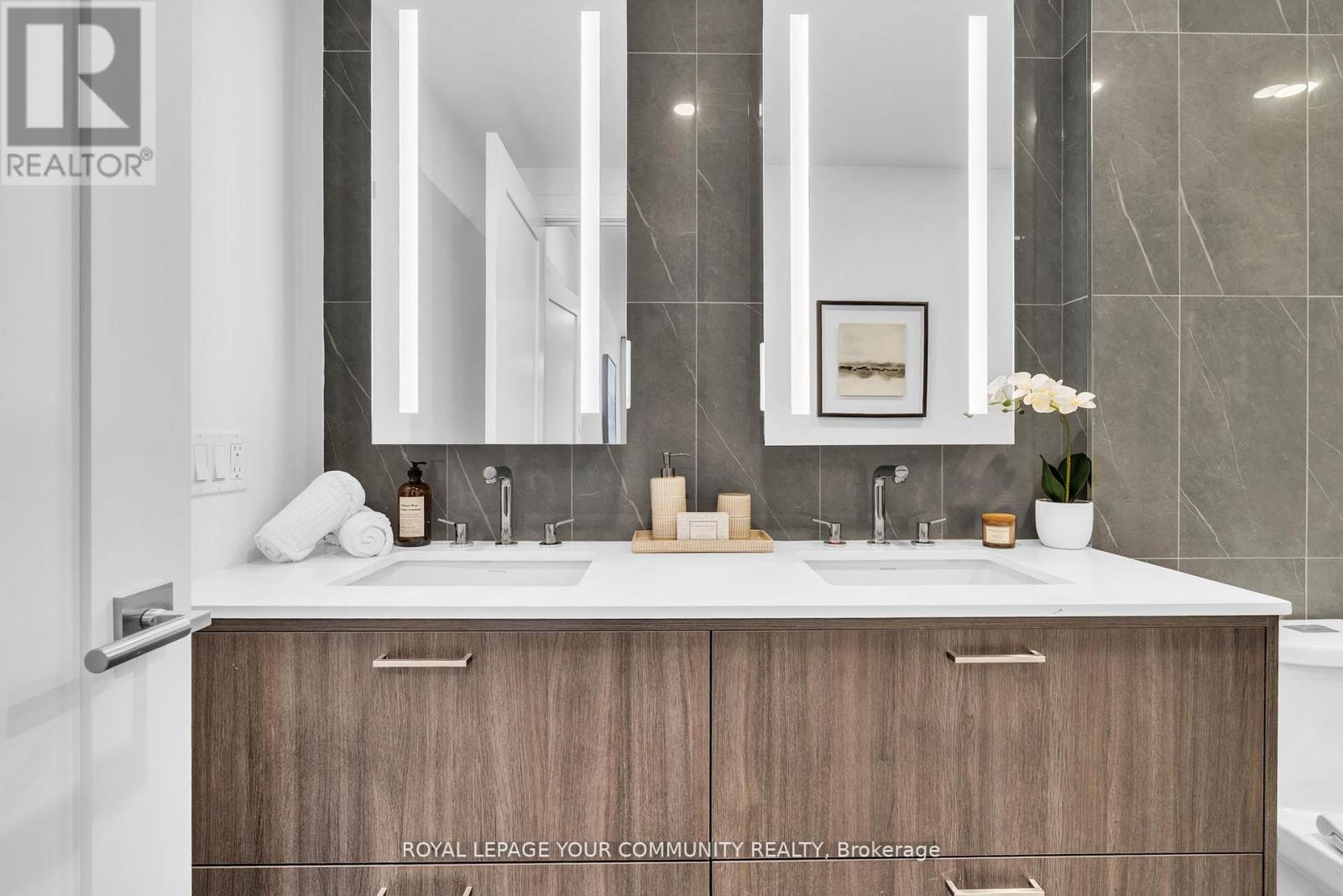 101 - 10 Inn On The Park Drive, Toronto, Ontario  M3C 0P9 - Photo 27 - C12512678