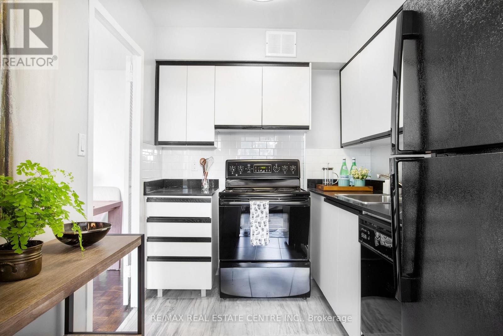 801 - 100 Graydon Hall Drive, Toronto, Ontario  M3A 3A8 - Photo 13 - C12512684