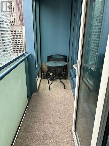 1703 - 8 The Esplanade, Toronto, Ontario  M5E 0A6 - Photo 2 - C12512688