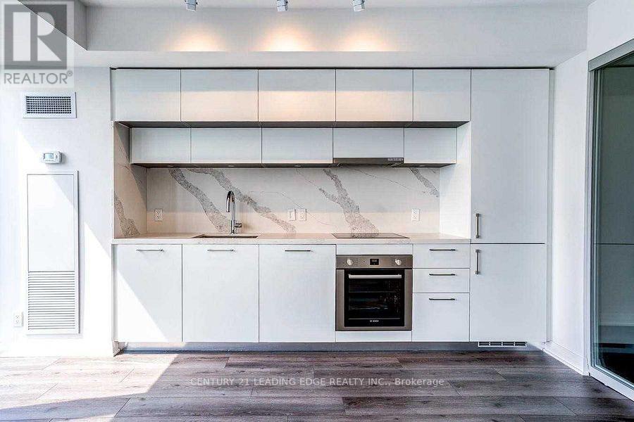 2111 - 99 Foxbar Road, Toronto, Ontario  M4V 0B2 - Photo 12 - C12512692