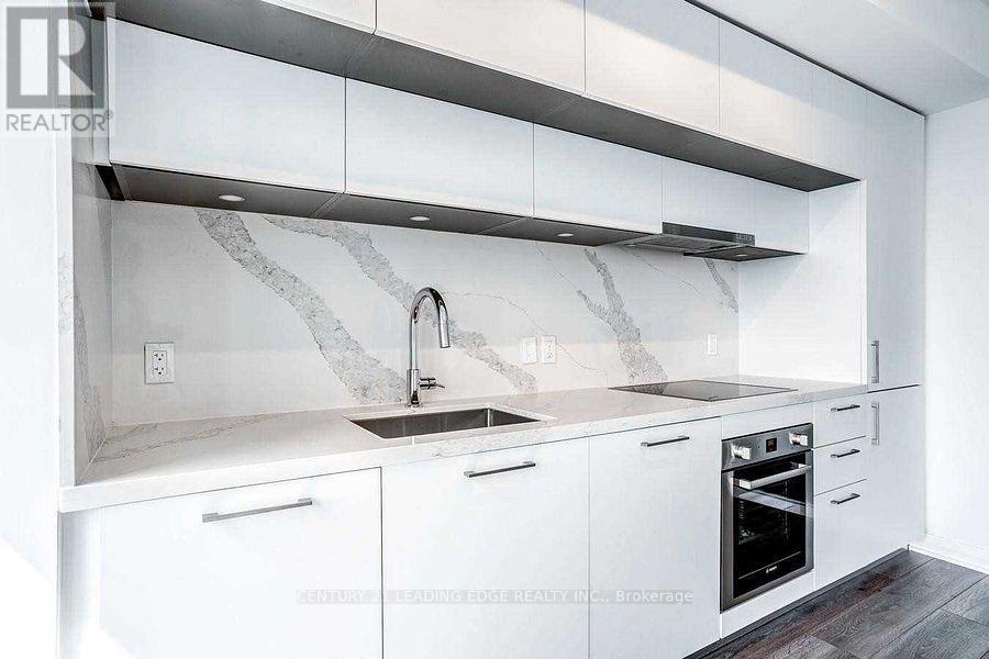 2111 - 99 Foxbar Road, Toronto, Ontario  M4V 0B2 - Photo 14 - C12512692