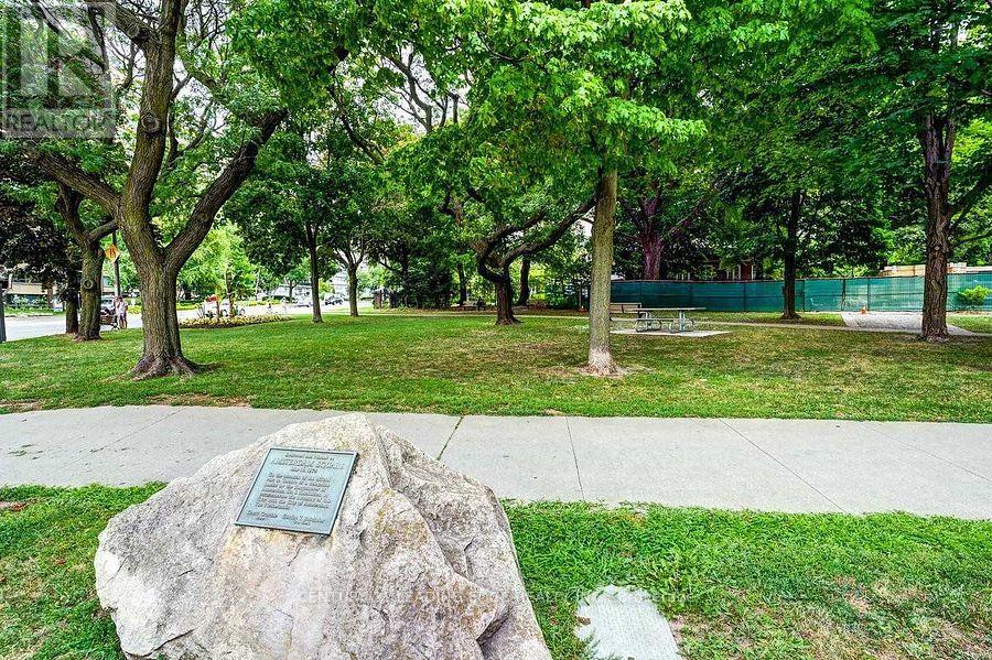 2111 - 99 Foxbar Road, Toronto, Ontario  M4V 0B2 - Photo 39 - C12512692