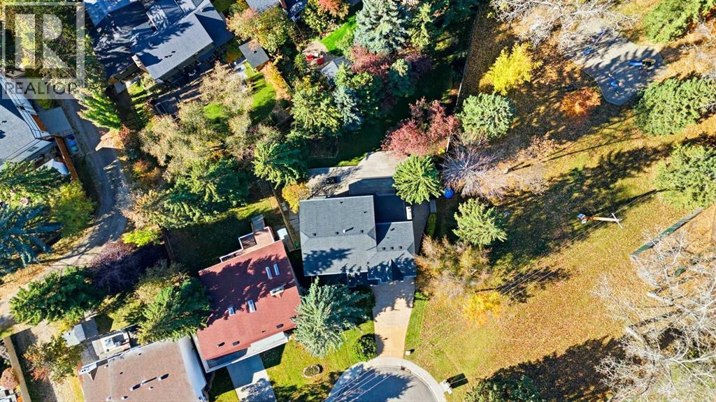 Property at 723 Willamette Drive SE image 3