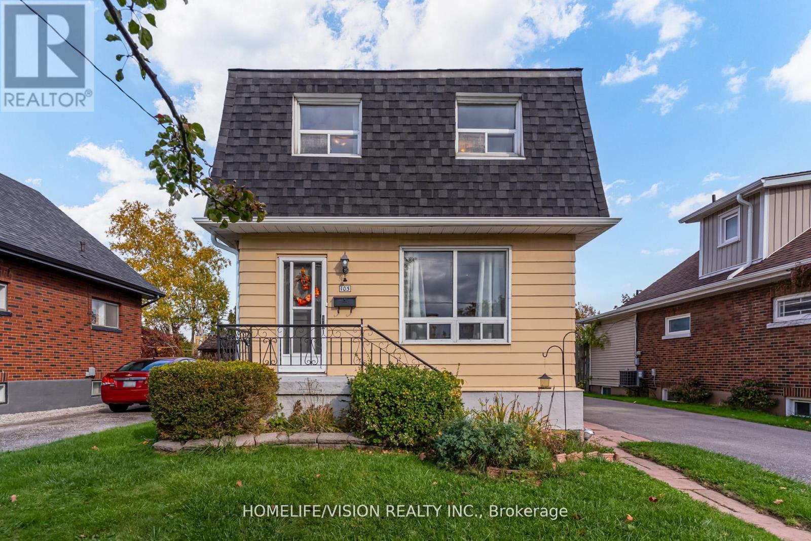 103 Gladstone Avenue, Oshawa, Ontario  L1J 4E4 - Photo 1 - E12512652