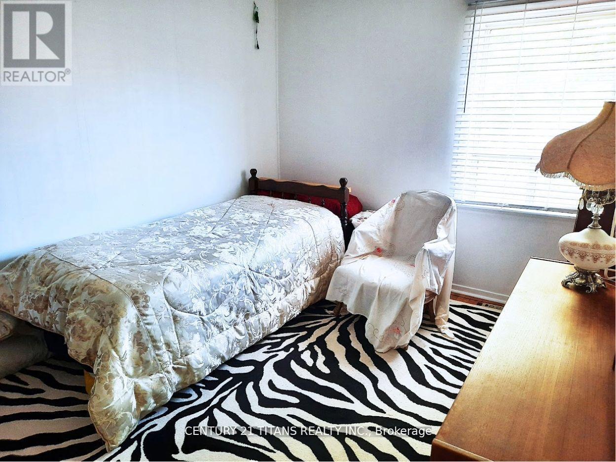 3 Saugeen Crescent, Toronto, Ontario  M1K 3M8 - Photo 12 - E12512680