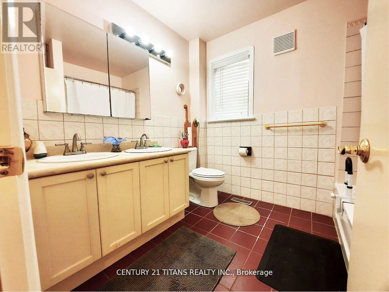 3 Saugeen Crescent, Toronto, Ontario  M1K 3M8 - Photo 16 - E12512680