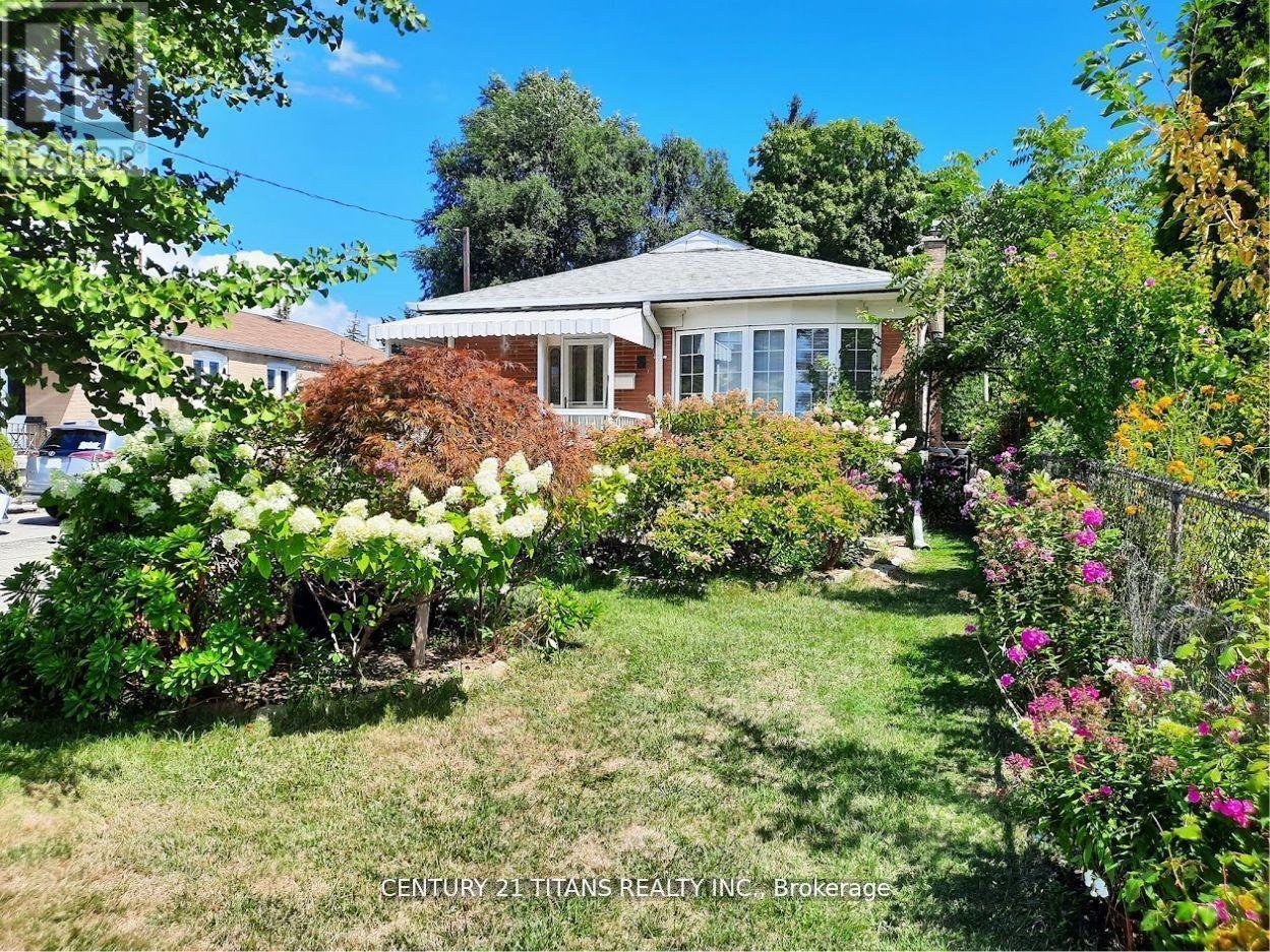 3 Saugeen Crescent, Toronto, Ontario  M1K 3M8 - Photo 2 - E12512680