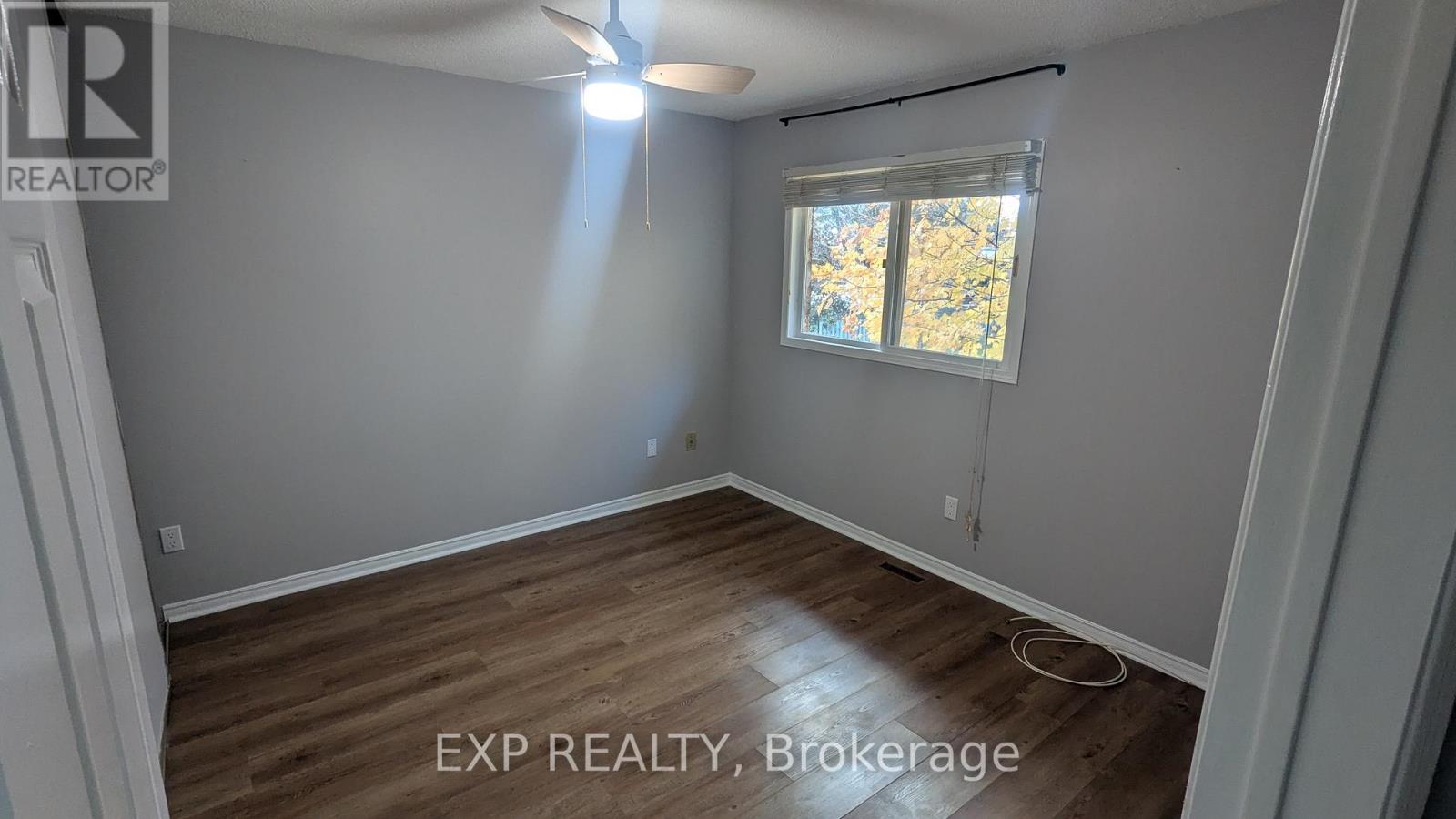 24 Hodgins Avenue, Georgina, Ontario  L4P 3M9 - Photo 12 - N12512734