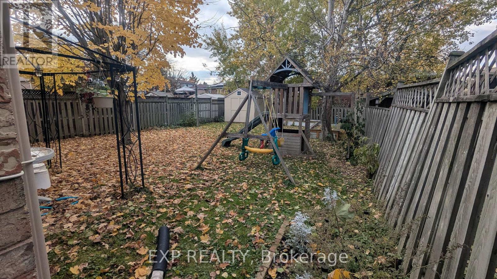 24 Hodgins Avenue, Georgina, Ontario  L4P 3M9 - Photo 15 - N12512734