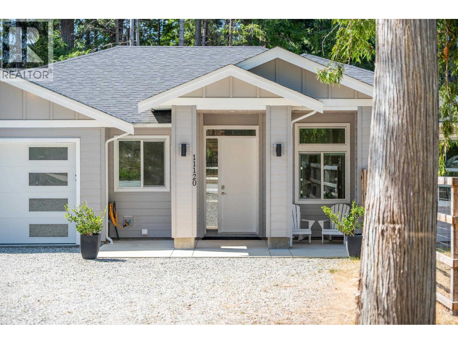 11120 SUNSHINE COAST HIGHWAY, Pender Harbour, British Columbia