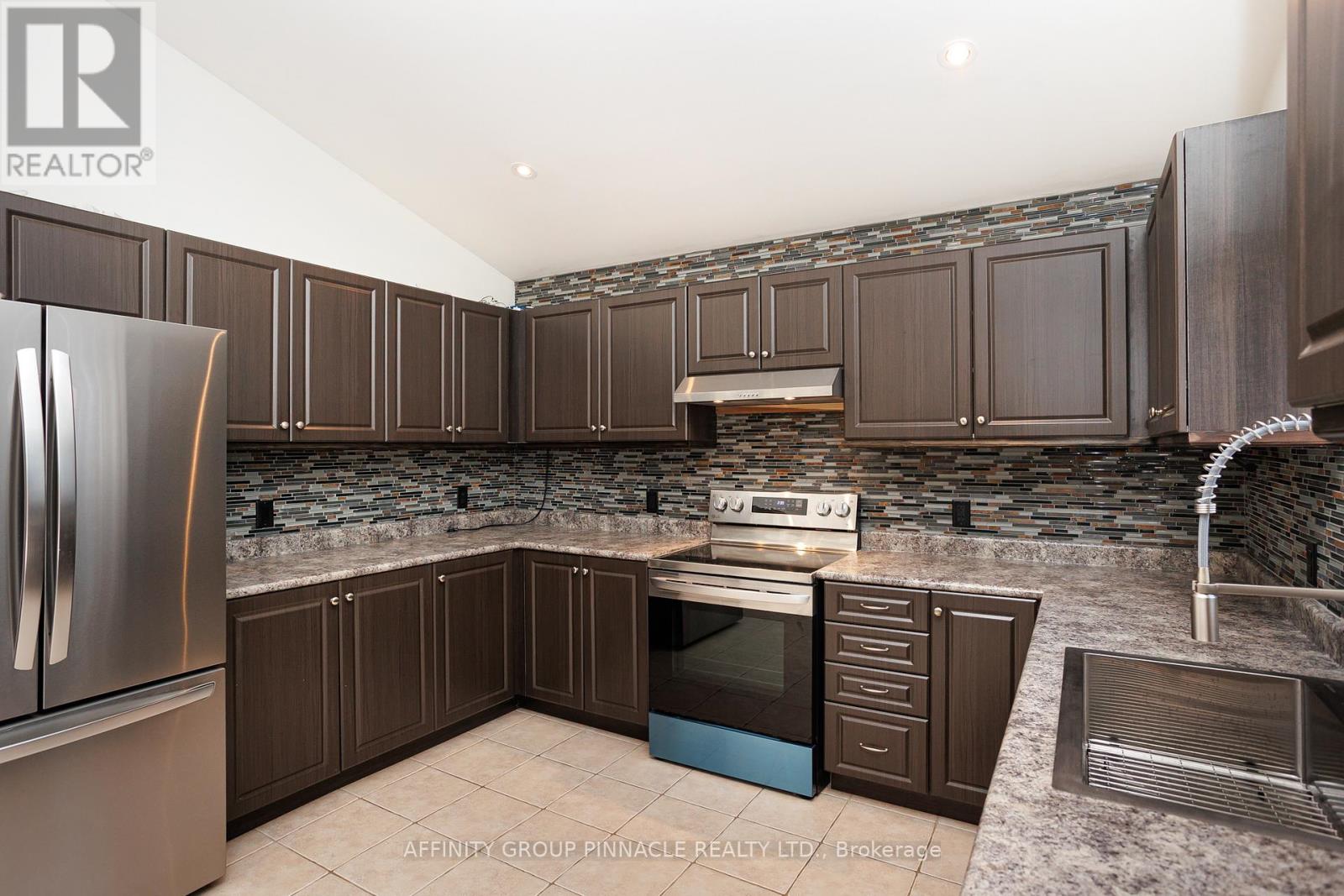 103 Cook Street, Kawartha Lakes, Ontario K9V 0K8 - Photo 22 - X12512822