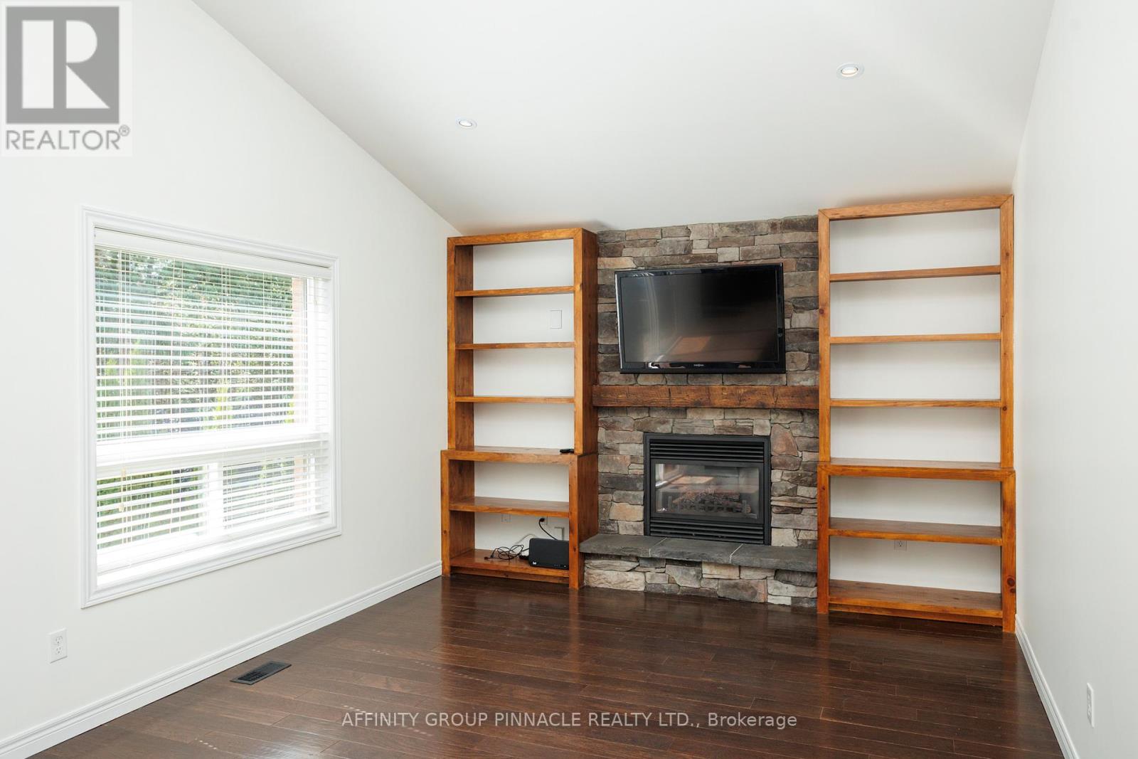 103 Cook Street, Kawartha Lakes, Ontario K9V 0K8 - Photo 26 - X12512822