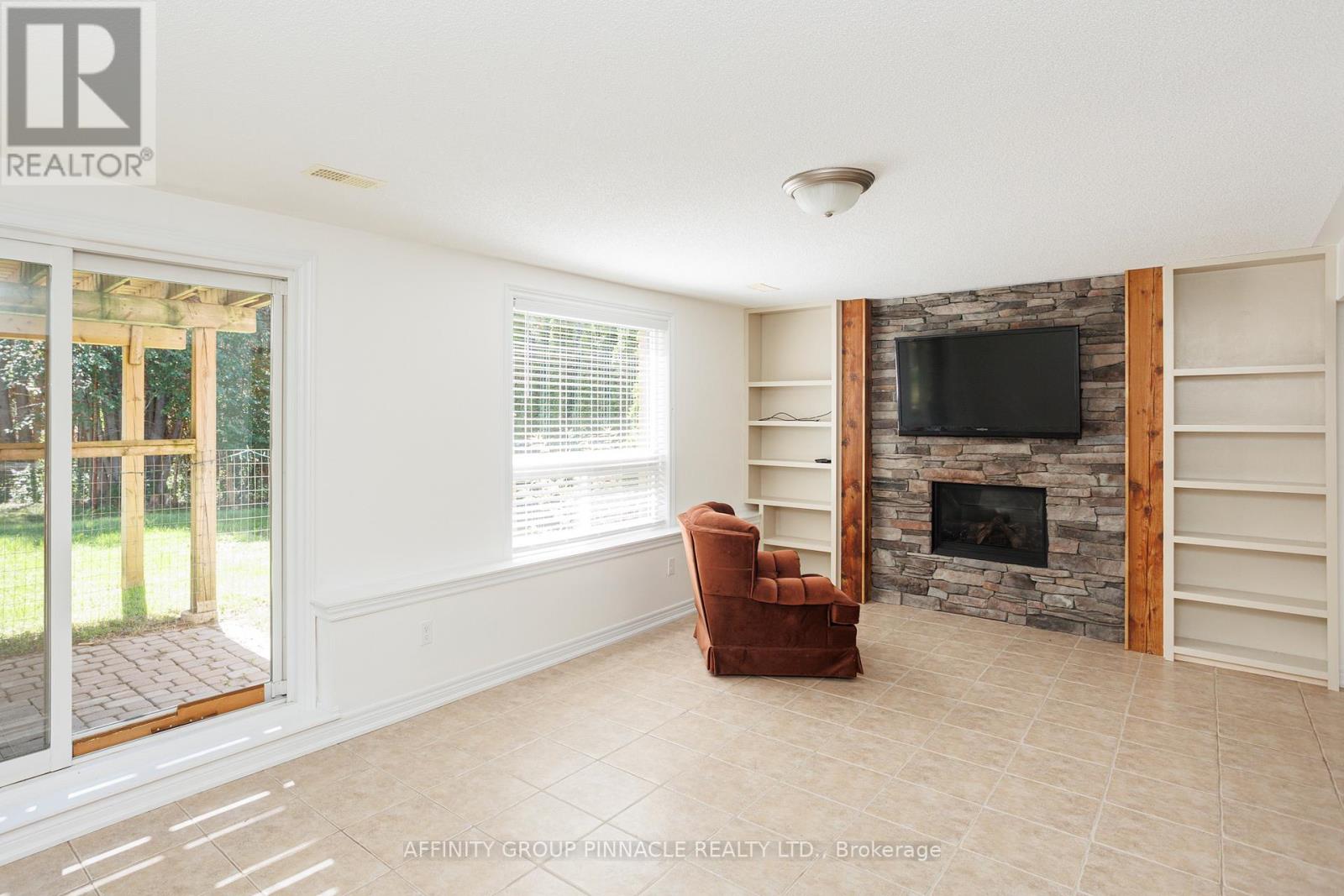 103 Cook Street, Kawartha Lakes, Ontario K9V 0K8 - Photo 33 - X12512822