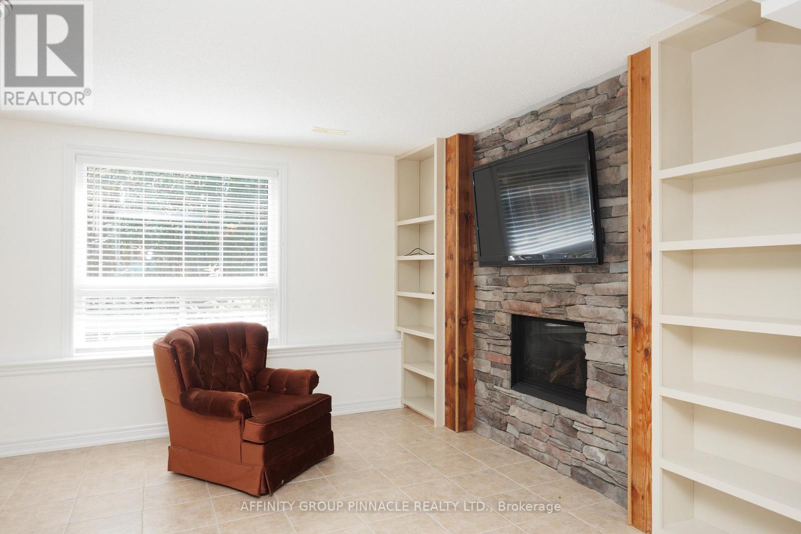 103 Cook Street, Kawartha Lakes, Ontario K9V 0K8 - Photo 35 - X12512822