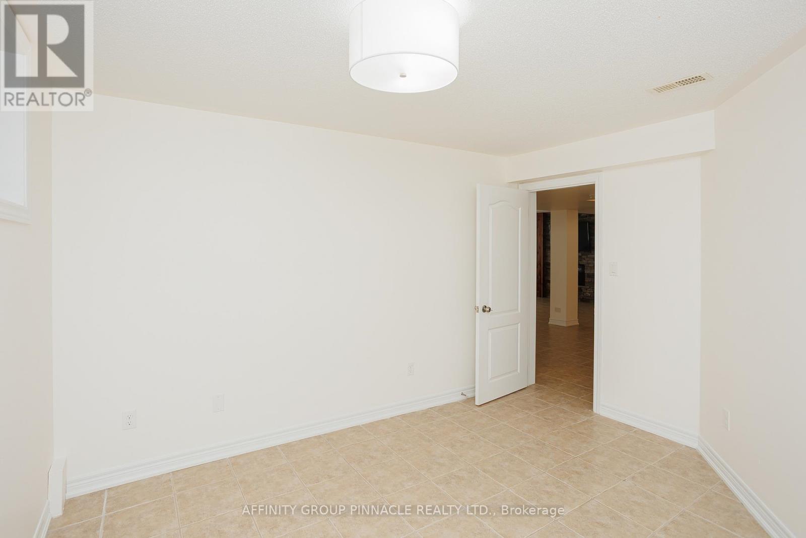 103 Cook Street, Kawartha Lakes, Ontario K9V 0K8 - Photo 38 - X12512822