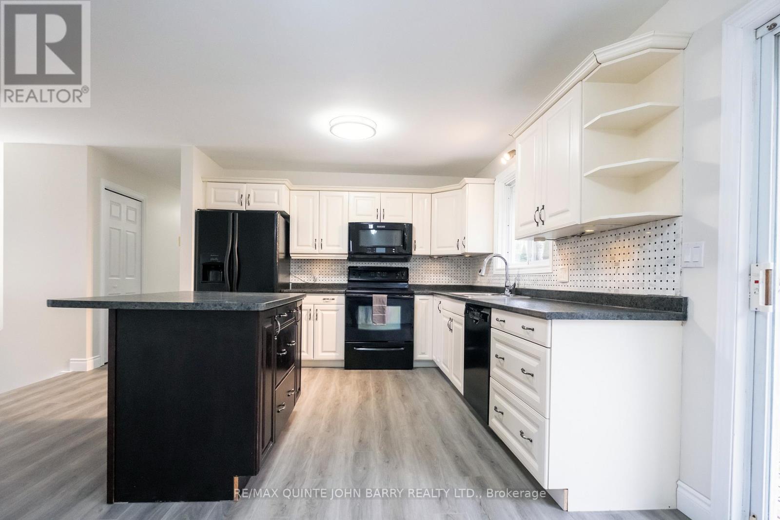 113 Barcovan Beach Road, Quinte West, Ontario K0K 1L0 - Photo 11 - X12512990