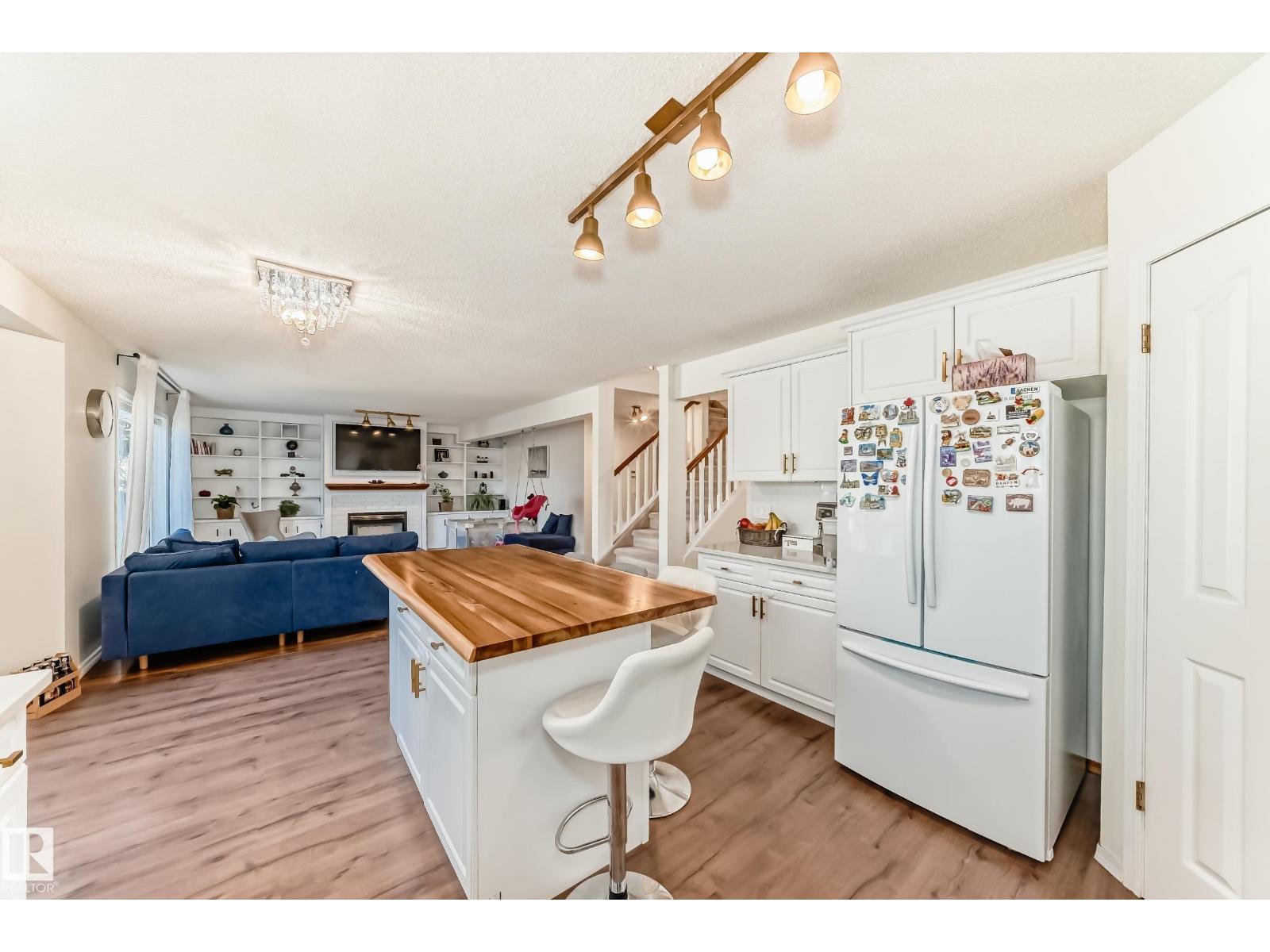 922 Burrows Cr Nw, Edmonton, Alberta  T6R 2L3 - Photo 10 - E4464756