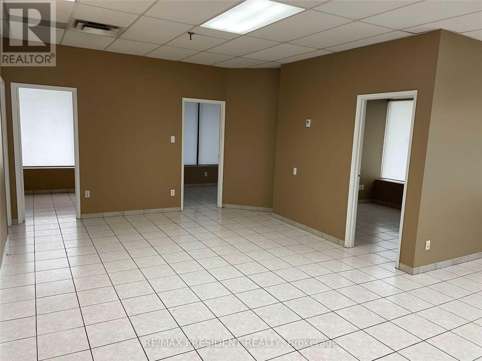 1c - 7175 Tranmere Drive, Mississauga, Ontario  L5S 1N4 - Photo 3 - W12512618