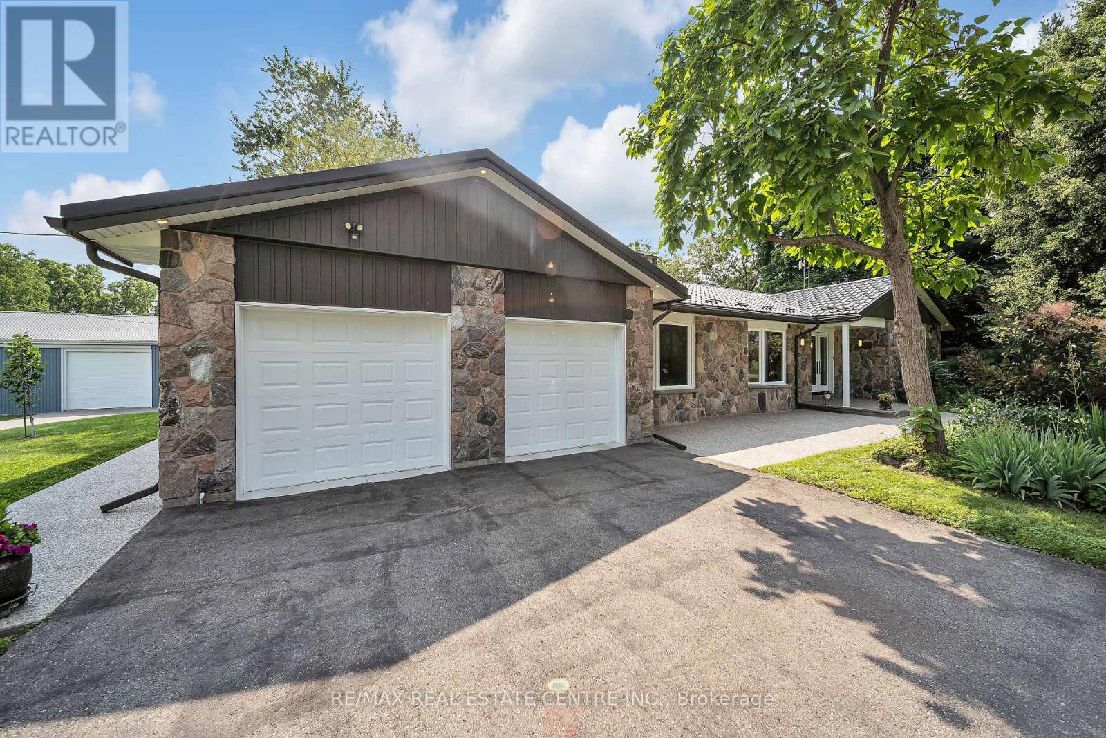 8438 Ninth Line, Halton Hills, Ontario  L0P 1K0 - Photo 2 - W12512630