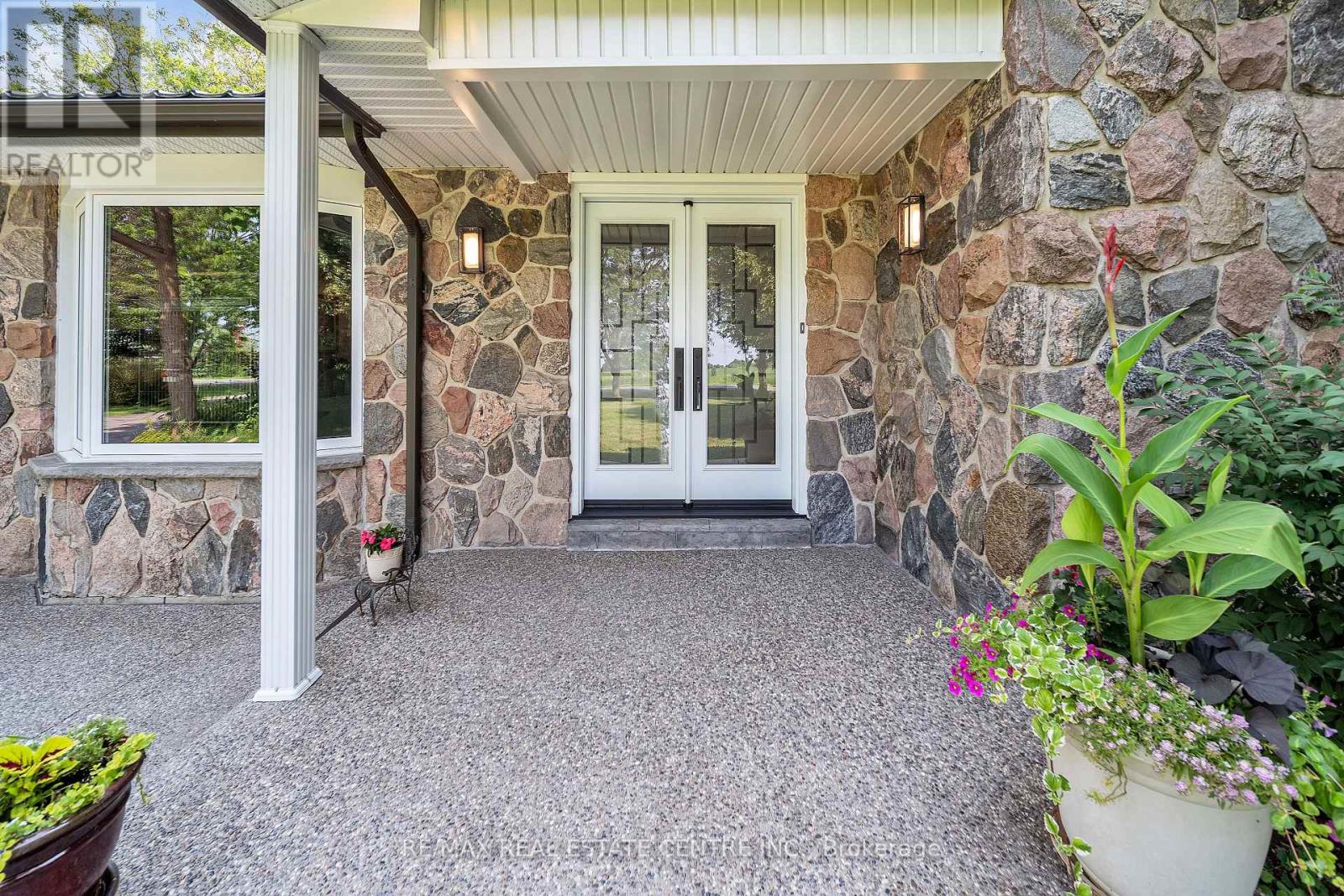 8438 Ninth Line, Halton Hills, Ontario  L0P 1K0 - Photo 3 - W12512630