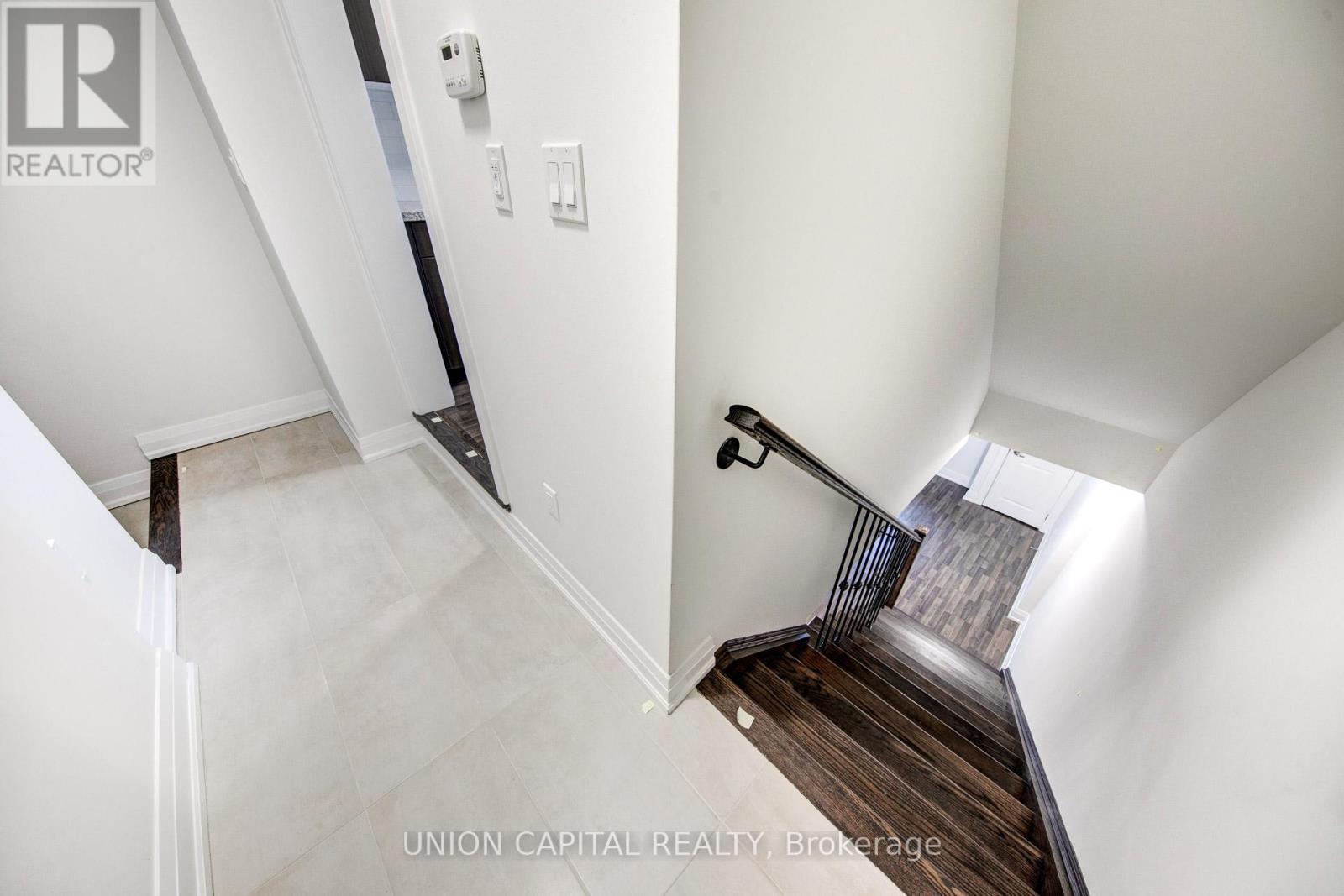 Main & Lower - 59 Creekbank Road, Toronto, Ontario  M6L 0A3 - Photo 7 - W12512642