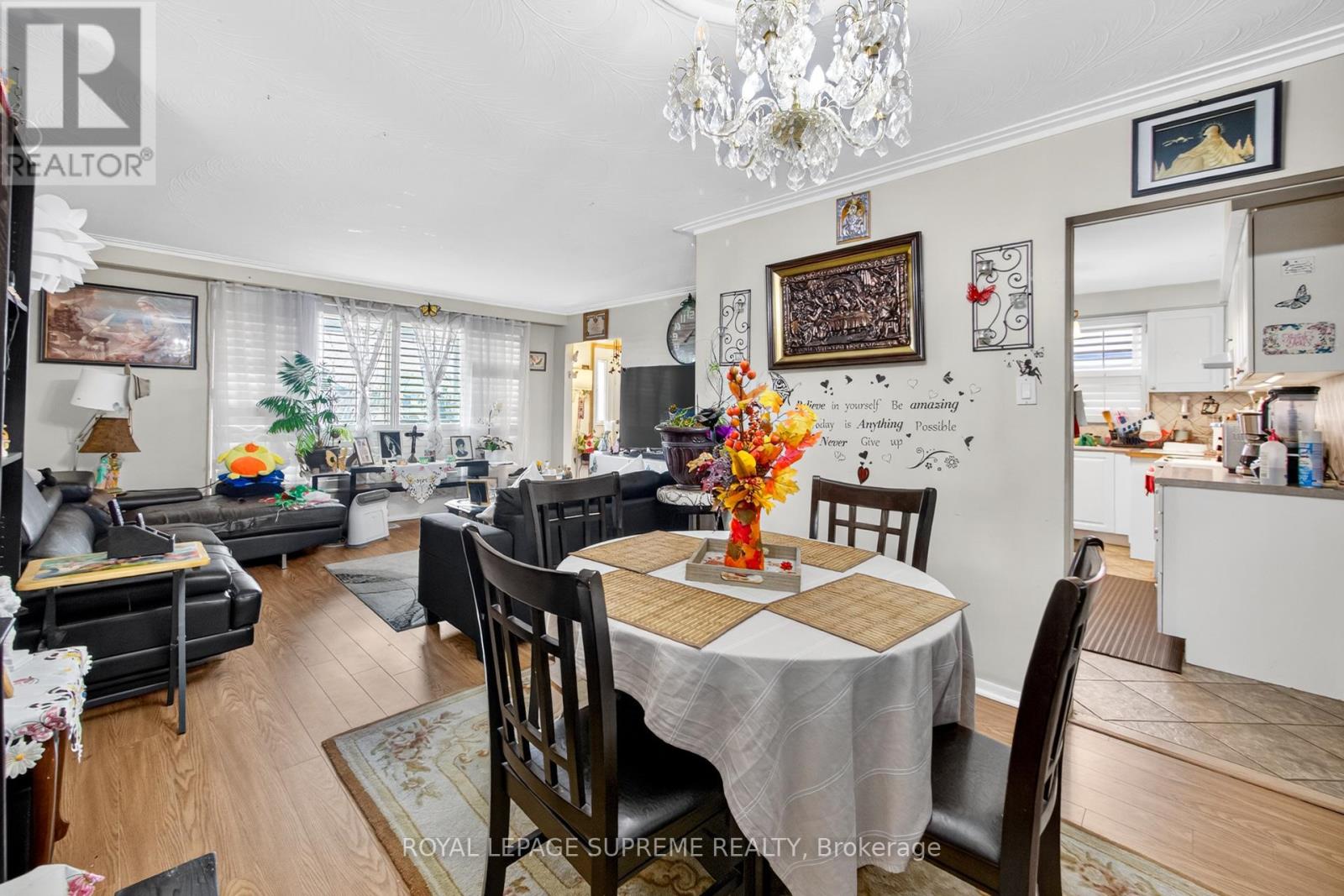 50 Wheelwright Crescent, Toronto, Ontario  M3N 1V3 - Photo 5 - W12512672