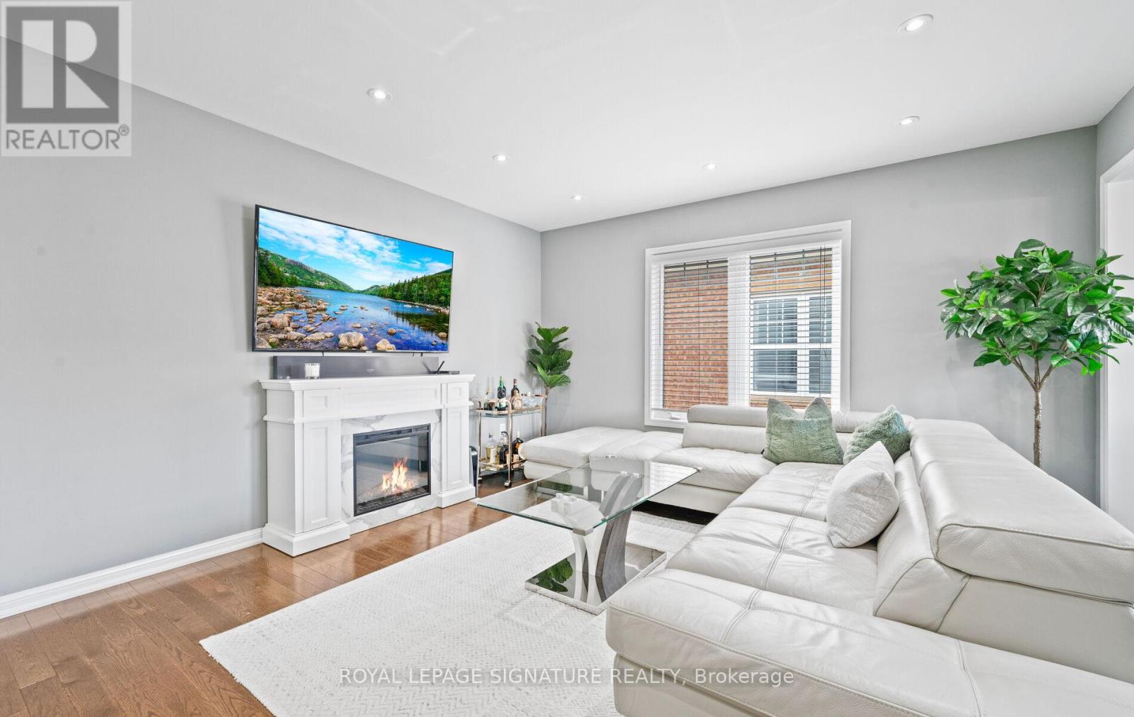 240 Mortimer Crescent, Milton, Ontario  L9T 8N7 - Photo 10 - W12512694