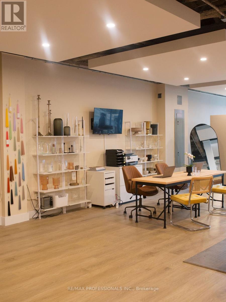 1 - 3261 Dundas Street W, Toronto, Ontario  M6P 2A3 - Photo 8 - W12512714