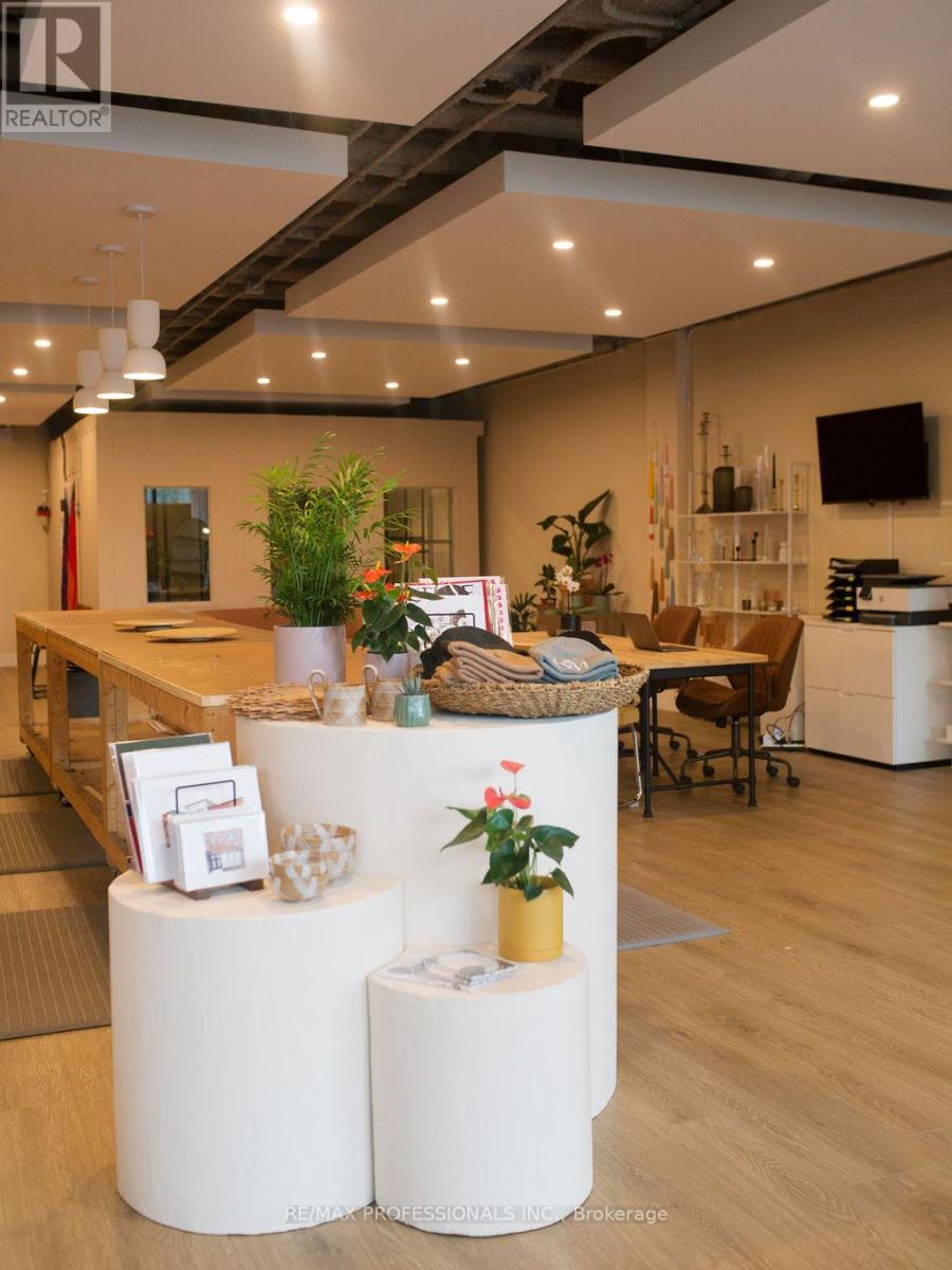 1 - 3261 Dundas Street W, Toronto, Ontario  M6P 2A3 - Photo 9 - W12512714