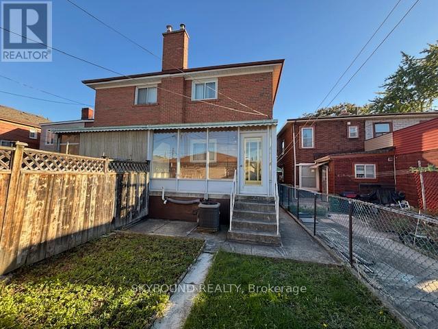 110a Morrison Avenue, Toronto, Ontario  M6E 1M2 - Photo 15 - W12512746