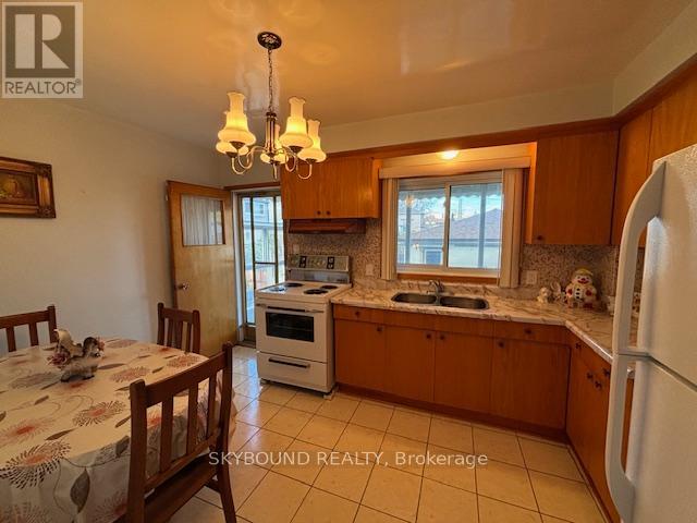 110a Morrison Avenue, Toronto, Ontario  M6E 1M2 - Photo 6 - W12512746