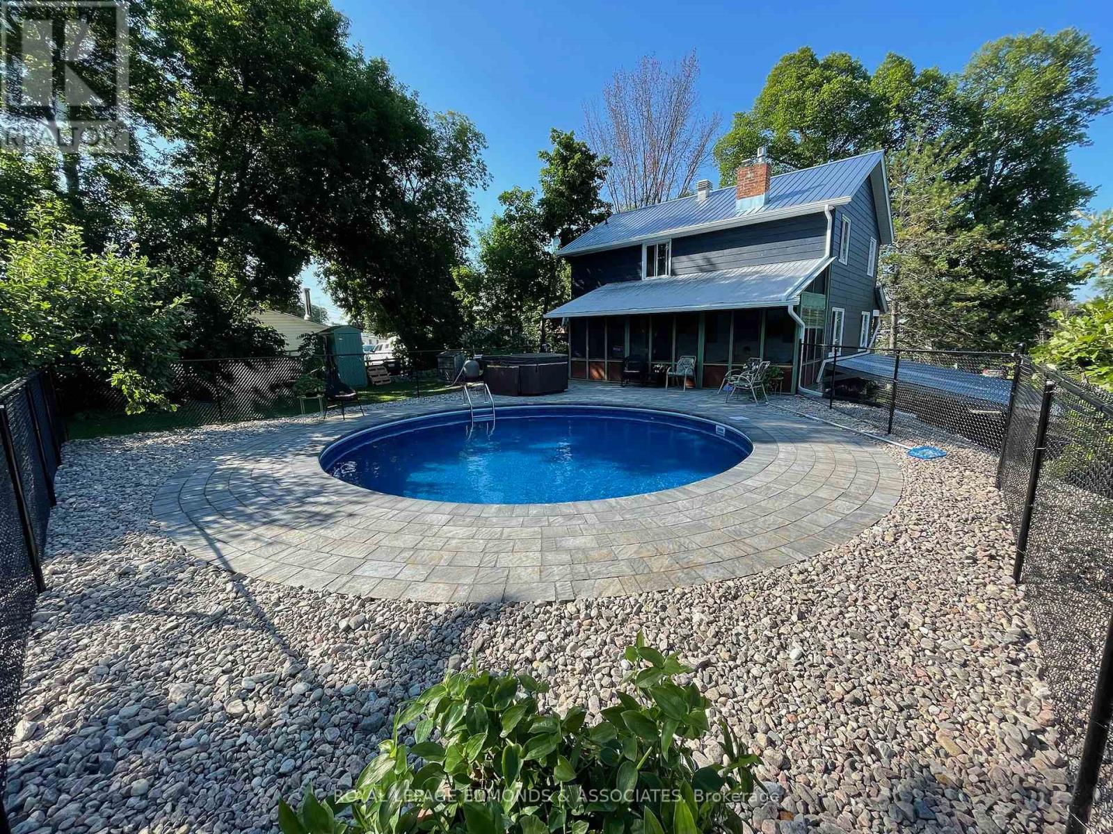 1854 Beachburg Road, Whitewater Region, Ontario  K0J 1C0 - Photo 3 - X12512808