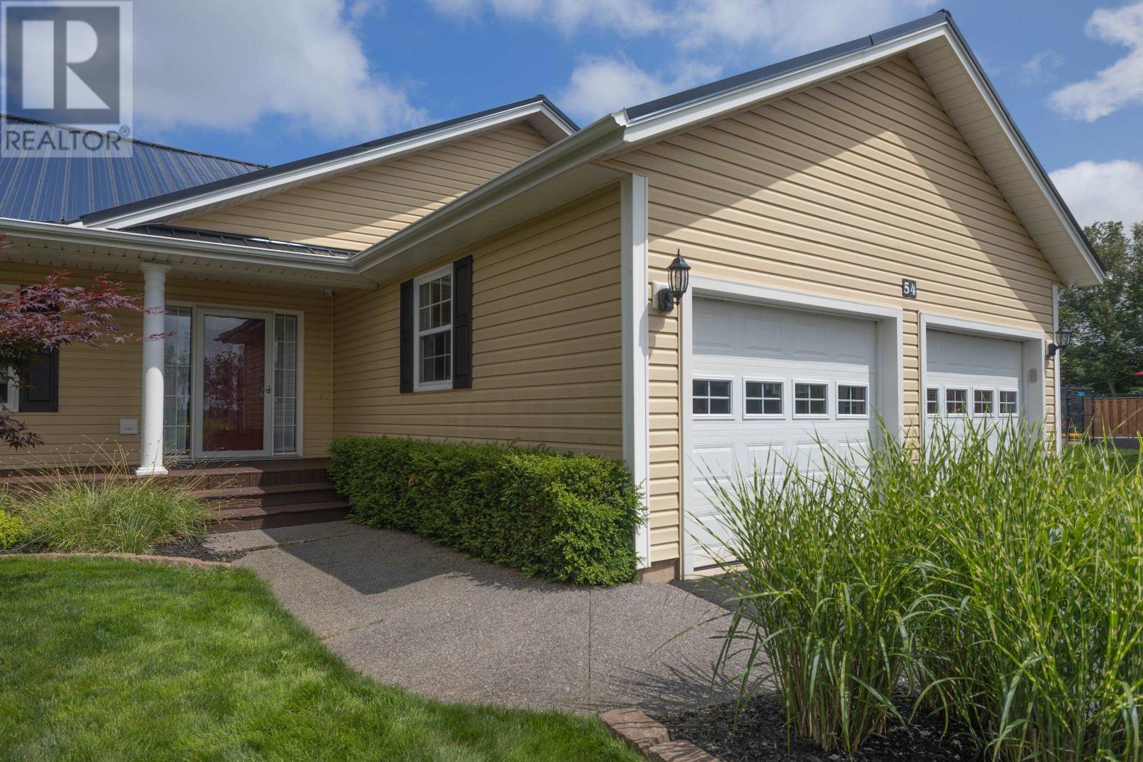 54 Waterview Drive, Cornwall, Prince Edward Island  C0A 1H4 - Photo 4 - 202527334