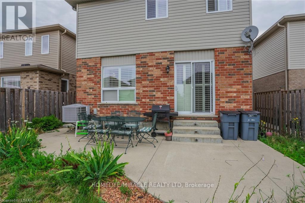 2879 Lemieux Walk, London South, Ontario  N6L 0A9 - Photo 13 - X12512666