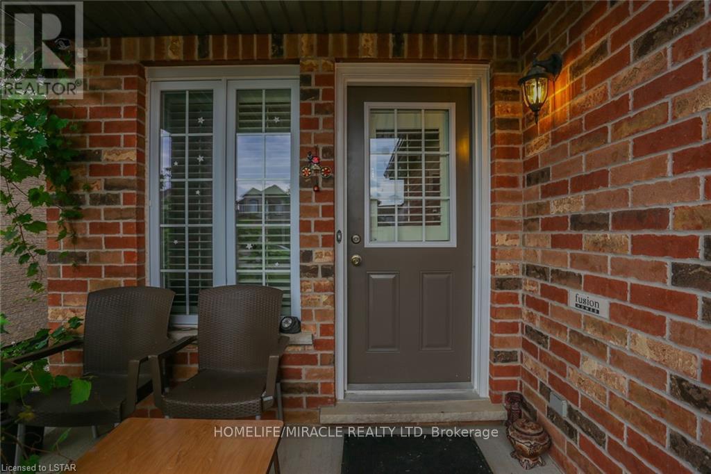 2879 Lemieux Walk, London South, Ontario  N6L 0A9 - Photo 2 - X12512666