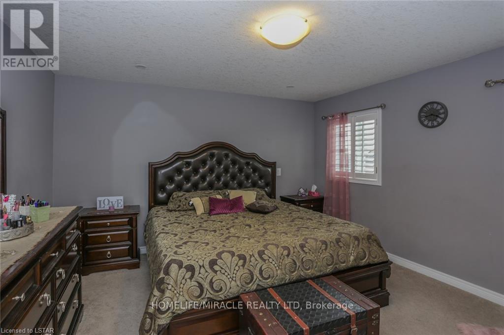 2879 Lemieux Walk, London South, Ontario  N6L 0A9 - Photo 7 - X12512666