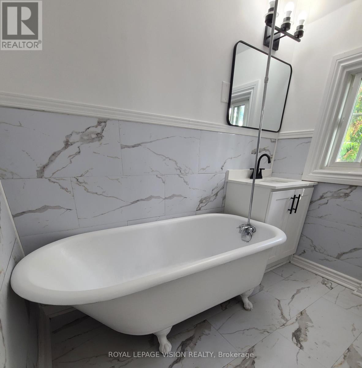 56 Munroe Street, Hamilton, Ontario  L8L 3V7 - Photo 24 - X12512674