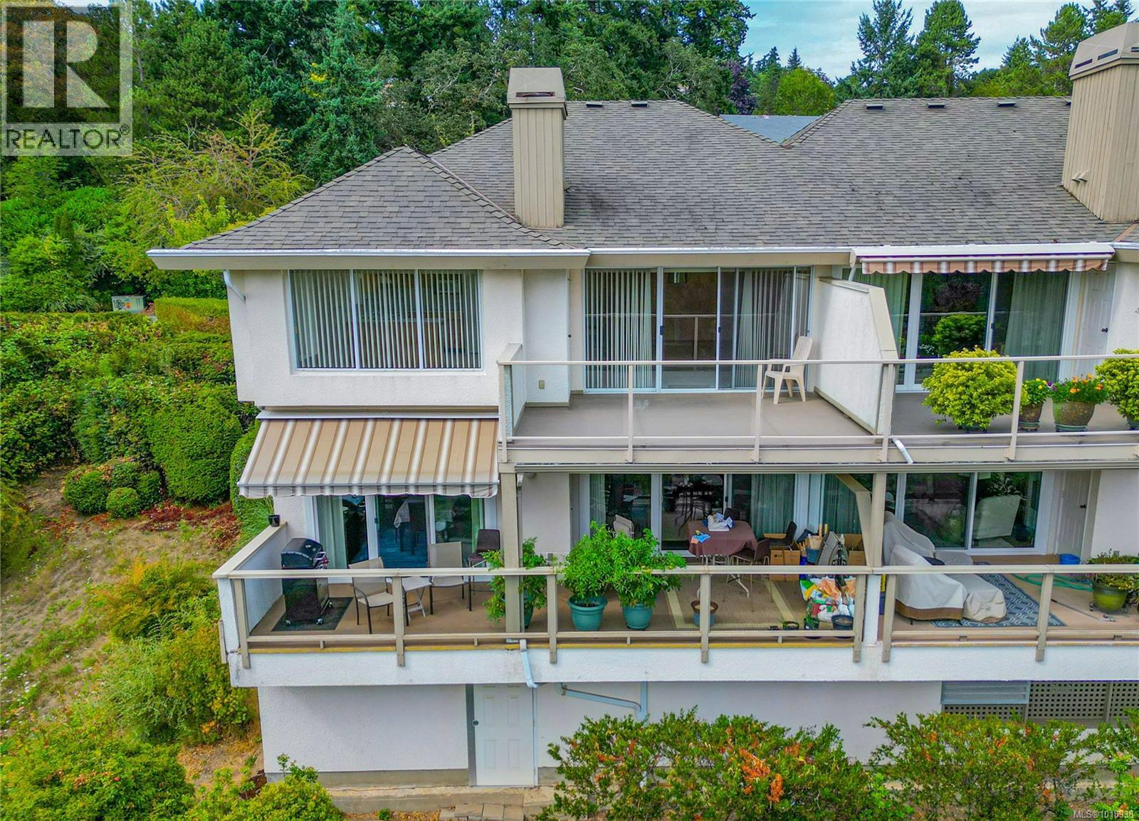 8 895 Royal Oak Ave, Saanich, British Columbia