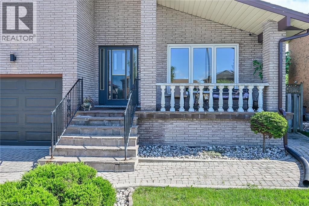 140 Solomon Crescent, Hamilton, Ontario  L8W 2G7 - Photo 3 - 40785593