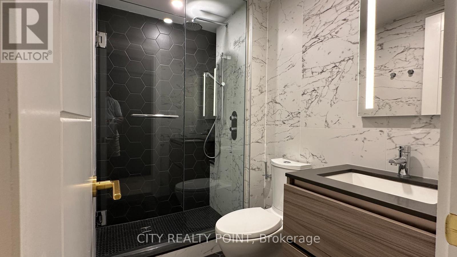 117 - 2 Clarendon Avenue, Toronto, Ontario  M4V 1H9 - Photo 5 - C12512860