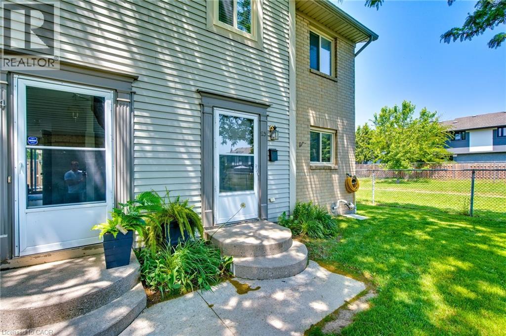 65 Dorchester Boulevard Unit# 23, St. Catharines, Ontario  L2M 7T4 - Photo 3 - 40742835