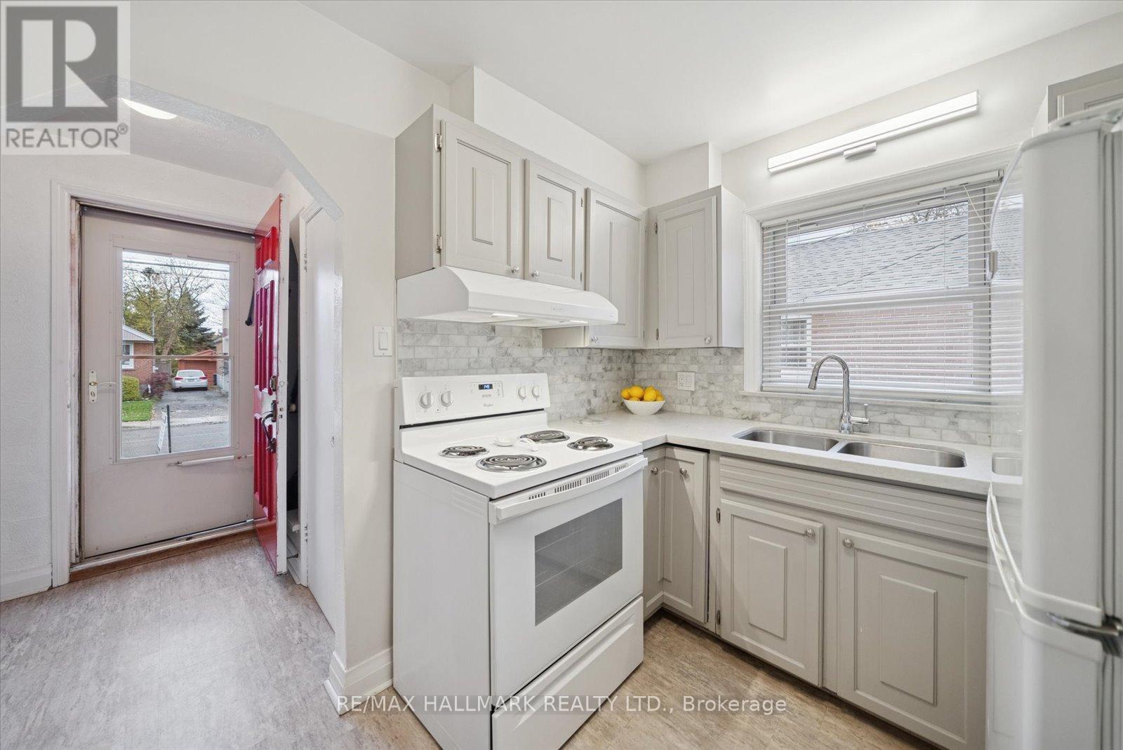 16 Park Street, Toronto, Ontario  M1N 2N2 - Photo 11 - E12512954