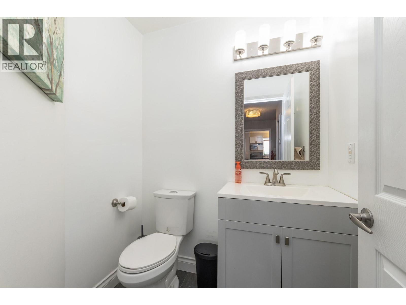 1020 Stewart Avenue, Coquitlam, British Columbia  V3K 2N6 - Photo 10 - R3059197