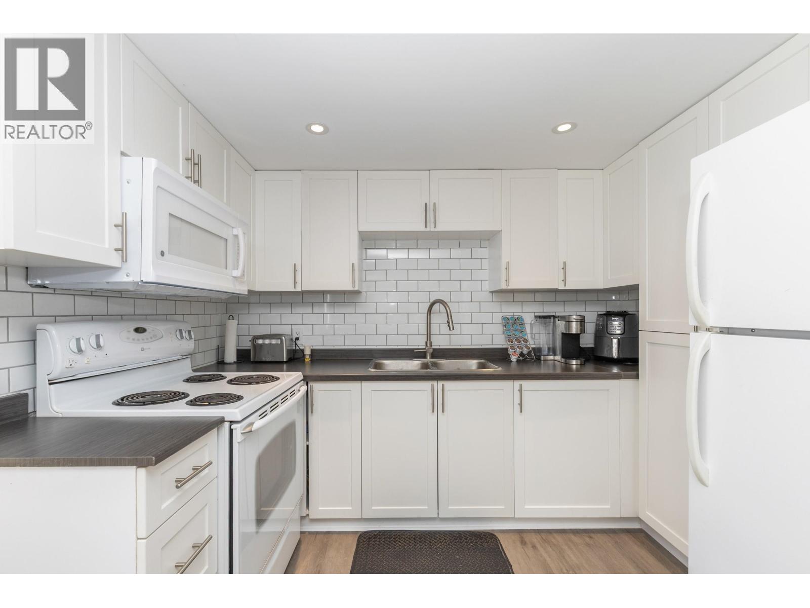 1020 Stewart Avenue, Coquitlam, British Columbia  V3K 2N6 - Photo 21 - R3059197