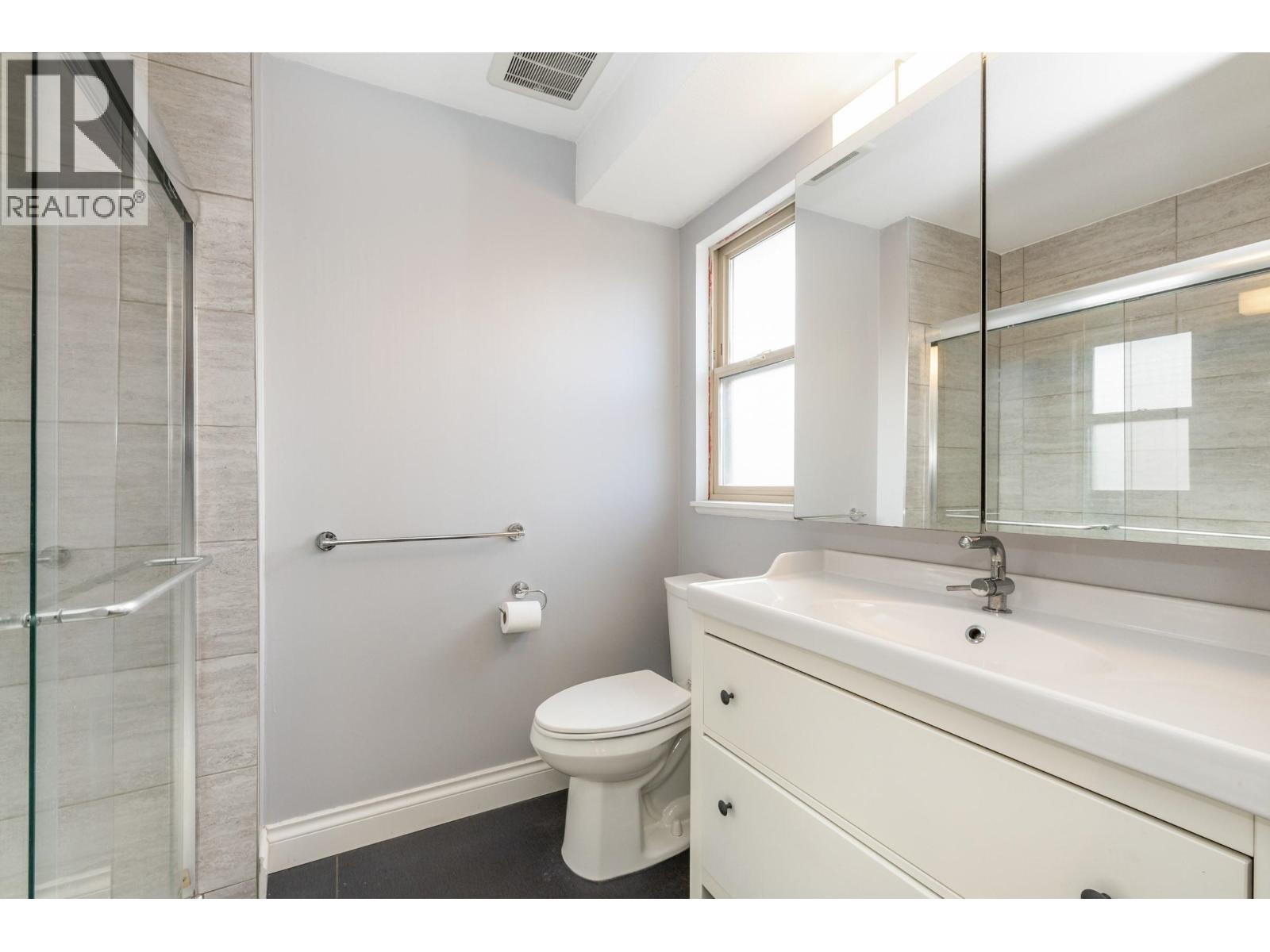 1020 Stewart Avenue, Coquitlam, British Columbia  V3K 2N6 - Photo 13 - R3059197