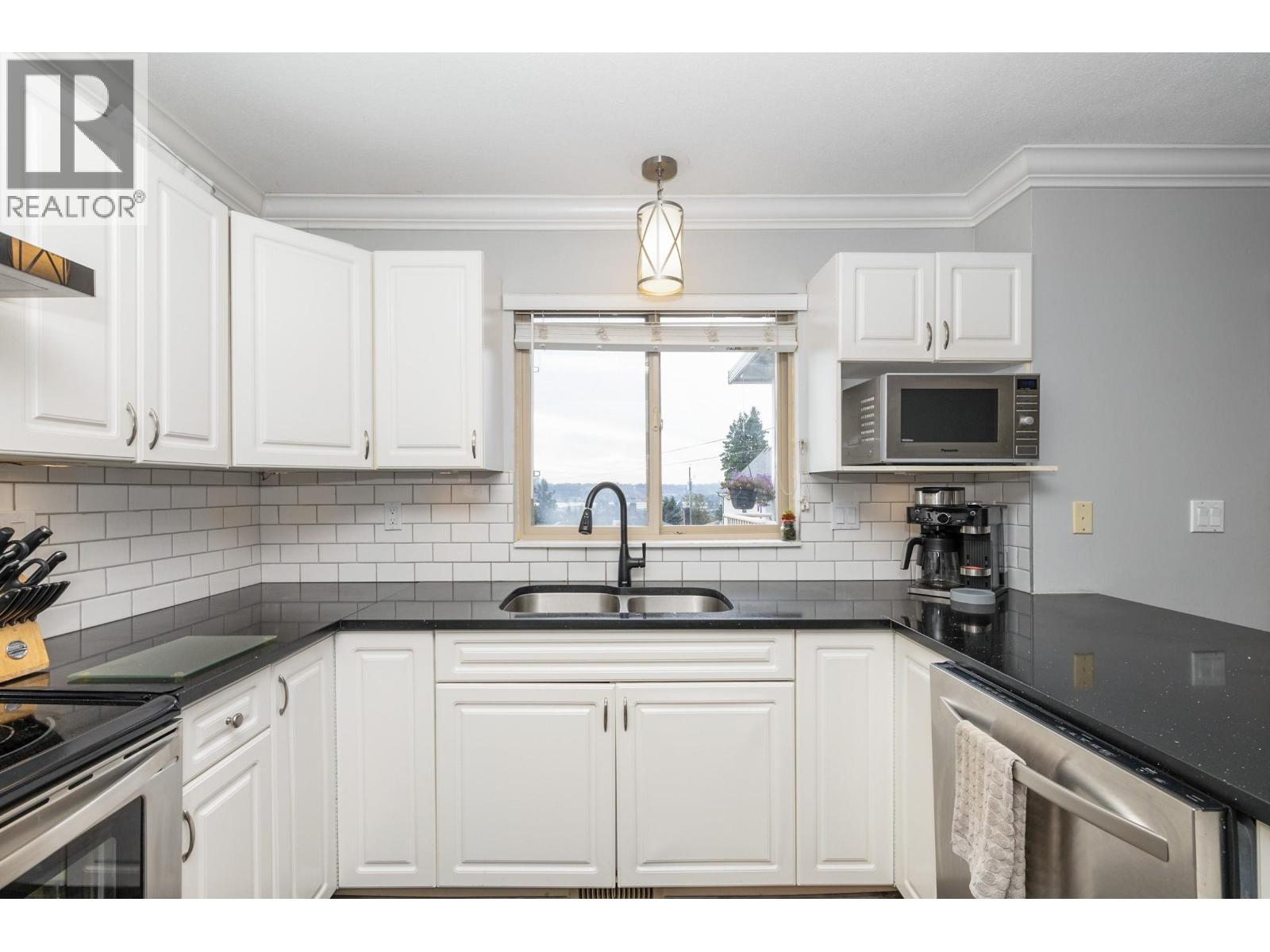 1020 Stewart Avenue, Coquitlam, British Columbia  V3K 2N6 - Photo 7 - R3059197