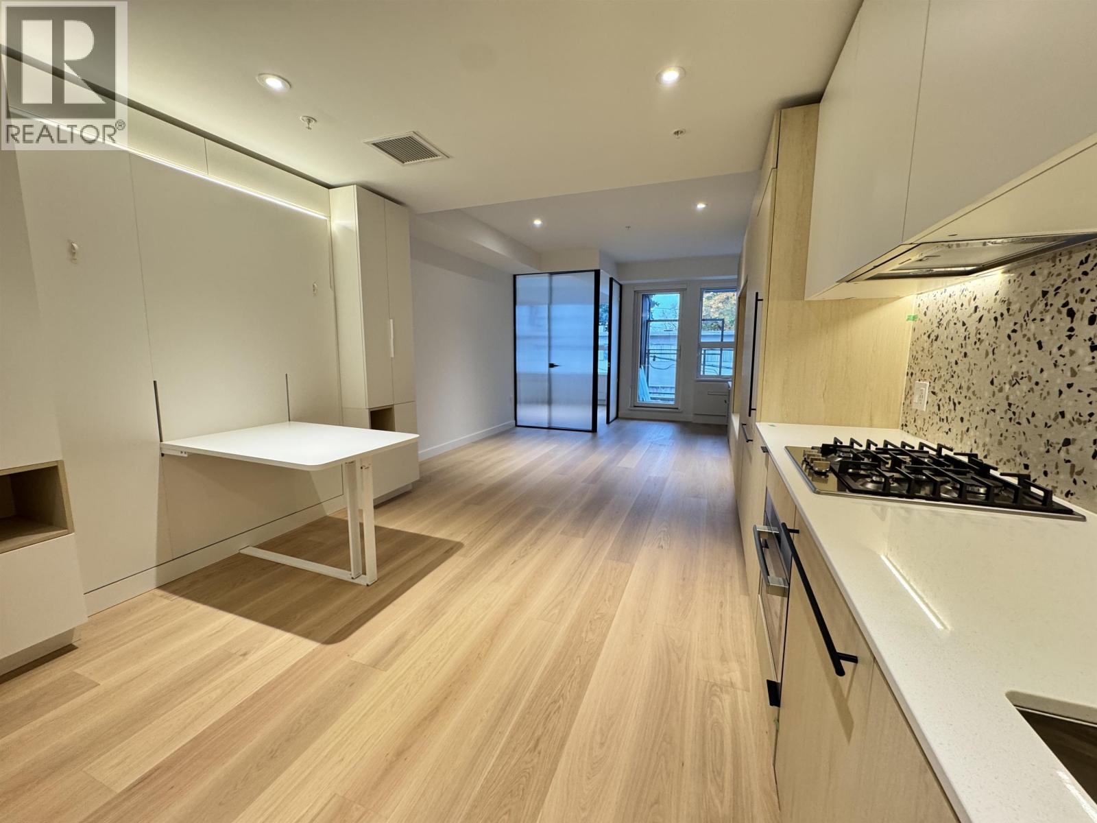 319 471 E BROADWAY, Vancouver, British Columbia