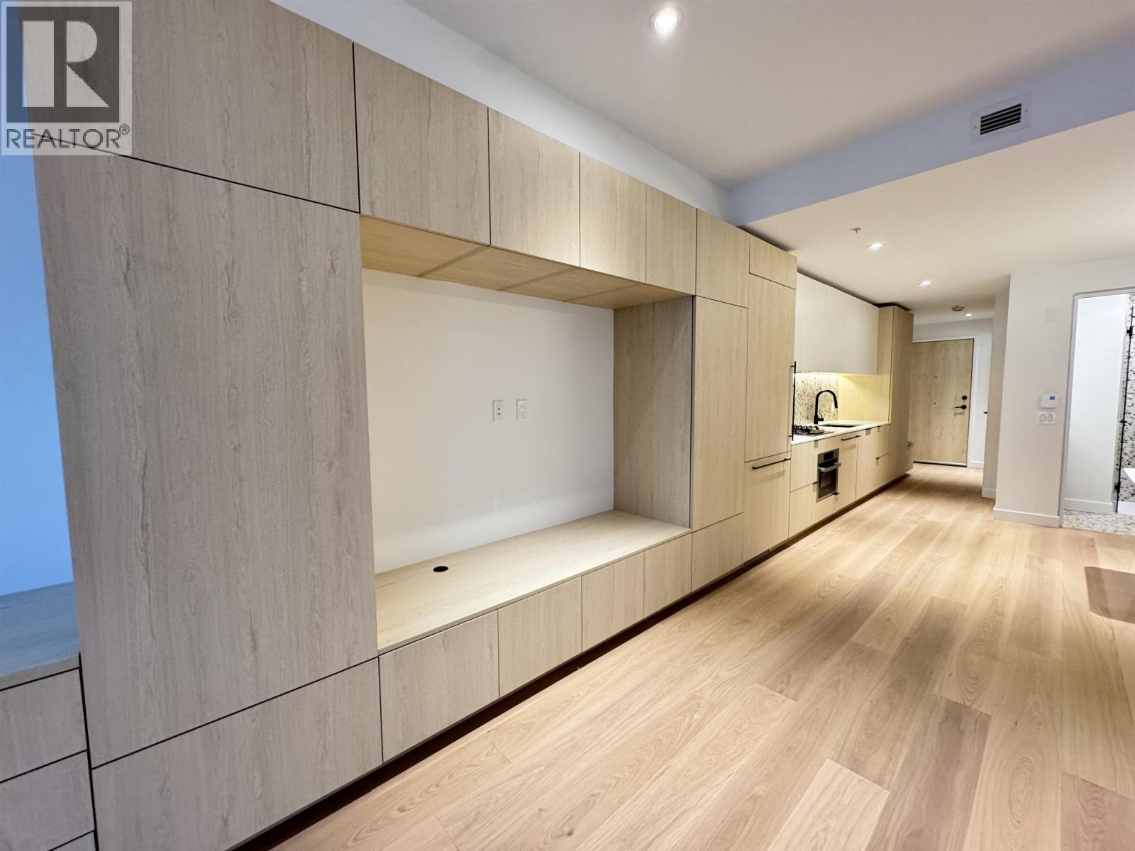 319 471 E Broadway, Vancouver, British Columbia  V5T 1W9 - Photo 2 - R3019710