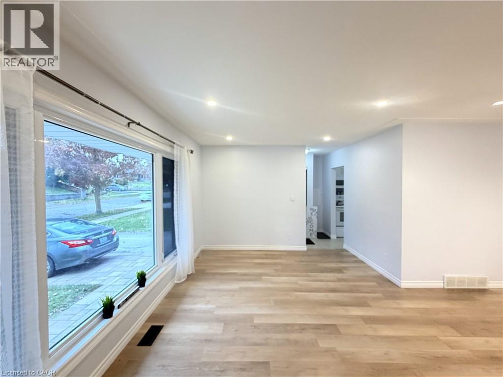 15 Duncairn Avenue Unit# Main, Kitchener, Ontario  N2M 4S5 - Photo 11 - 40785936